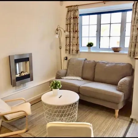 Great Price, Lovely Comfy Flat.2 Mins From The Sea Lyme Regis Exterior photo