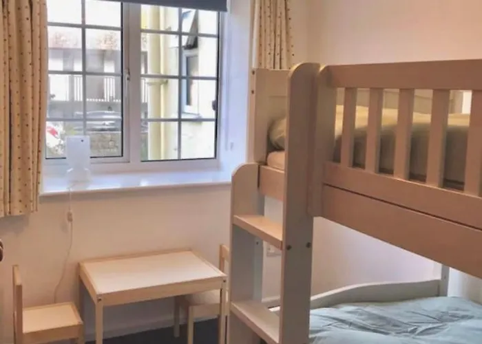 Great Price, Lovely Comfy Flat.2 Mins From The Sea